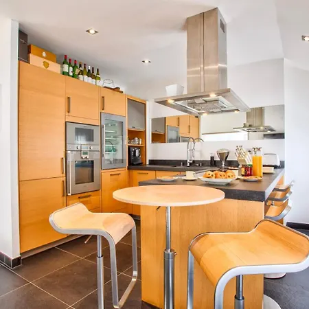 Des Arts — Loft Familial Paisible & Parking Prázdninový dům *