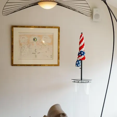 Des Arts — Loft Familial Paisible & Parking Prázdninový dům